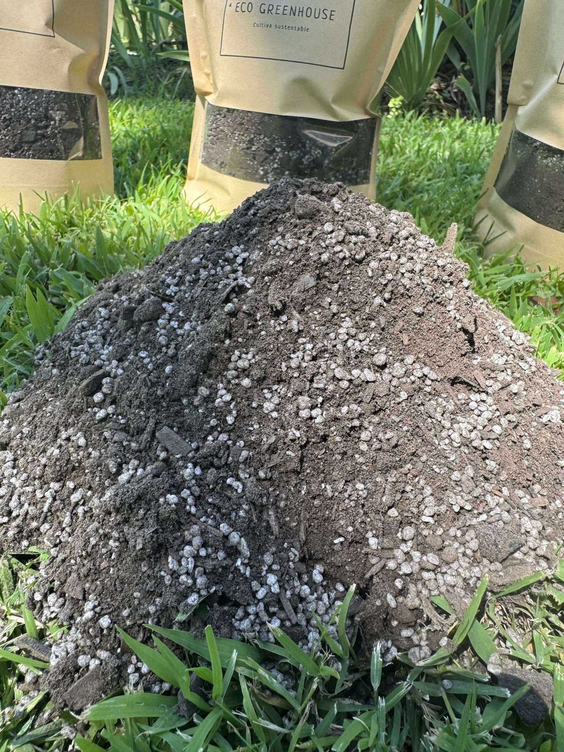 Tierra para Maceteros ECO GREENHOUSE – 1 kg